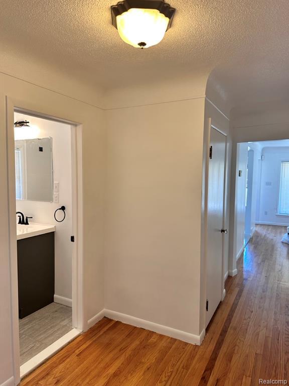 Photo - 18028 Empire Ave