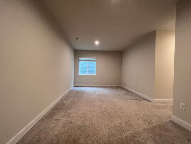 Photo - 217 Stonehurst Dr Unit 1