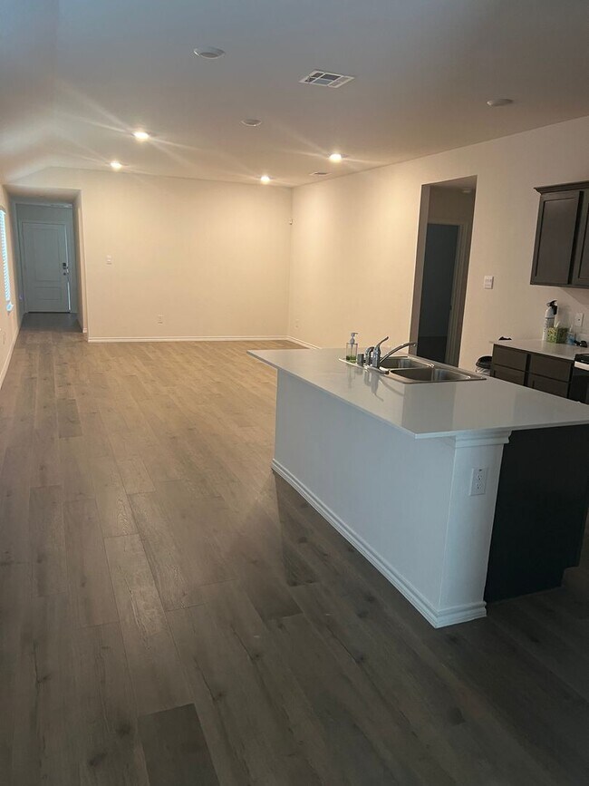 Photo - Beautiful 3BR 2BA Home w/ Community Pool/Fishing Ponds/Walking Trail Access + Garage Parking + Qu...