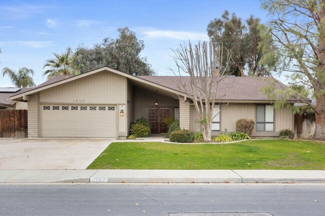 Photo - Beautiful Laurelglen Home with Lush Landscaping!