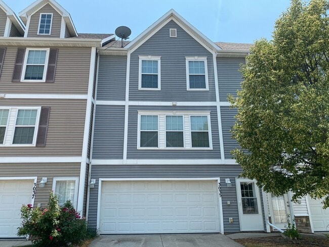 Building Photo - 3035 SW Sharmin Ln