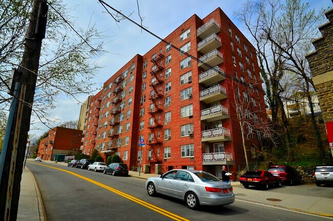 Photo - 2750 Johnson Ave Unidad 8J