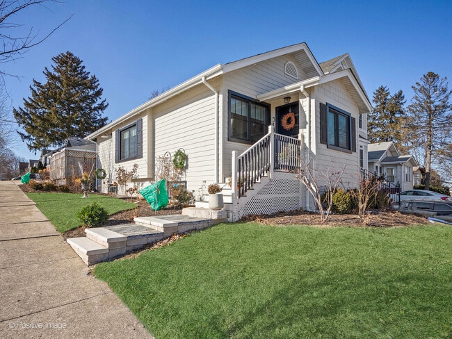 Building Photo - 318 Bluff Ave