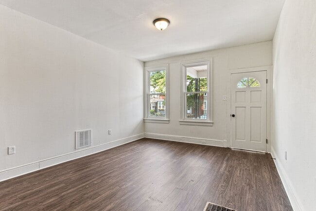 Photo - Spacious 5 Bedroom Home w/ Balcony, Porch & Yard Space!