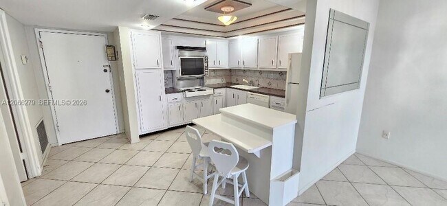 Photo - 18041 Biscayne Blvd Unit 203