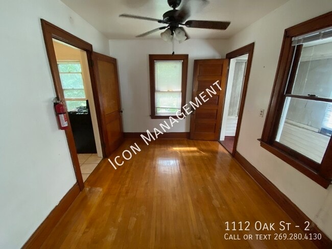 Photo - 1112 Oak St Unit 2