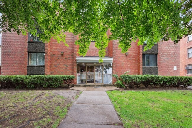 Building Photo - 356 Franklin Ave Unit APT A4