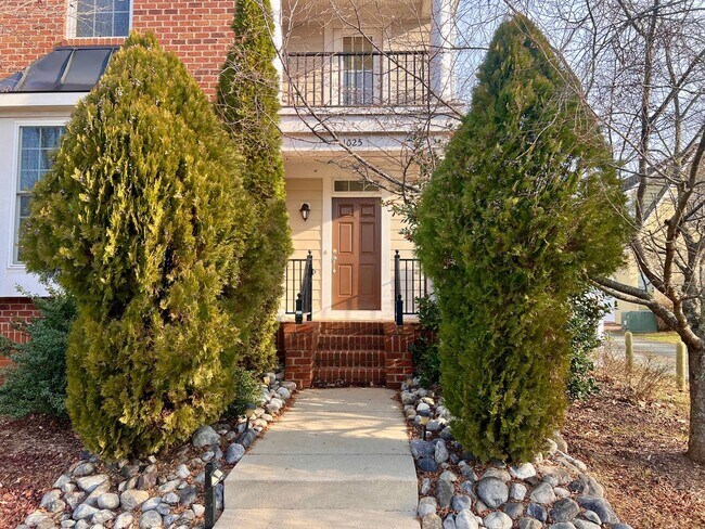 Photo - 1025 Farrow Dr