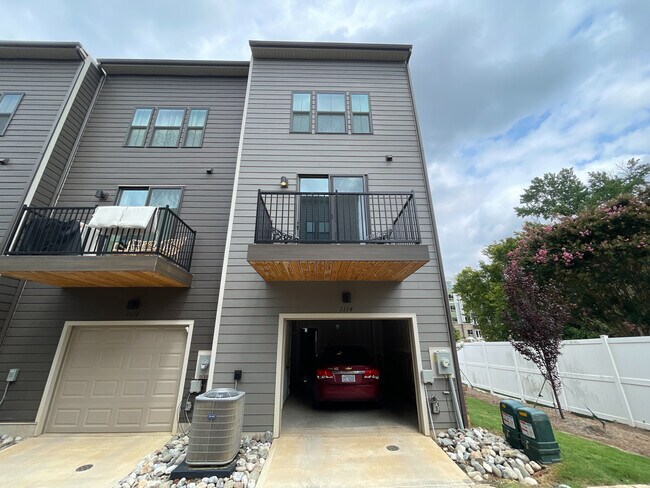 Room in Townhome on Gleason Wy