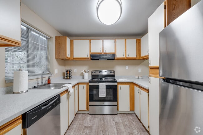 2BR, 2BA + Den - 1,234SF - Kitchen - Landmark at Tanasbourne