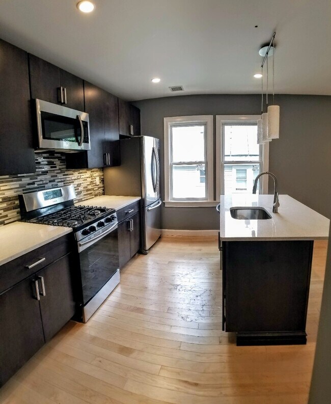 Building Photo - 33 Thornton St Rental