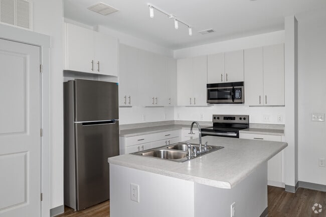 2BR, 2BA - 850SF - Kitchen