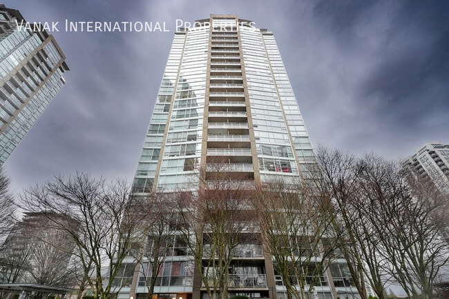 Building Photo - Modern 2 Bed 2 Bath Condo with Stunning Ci...