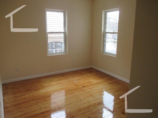 Photo - Nicely renovated 3 bed in Brookline Village!