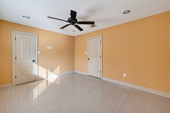 Photo - 6231 S Briar Knoll Dr