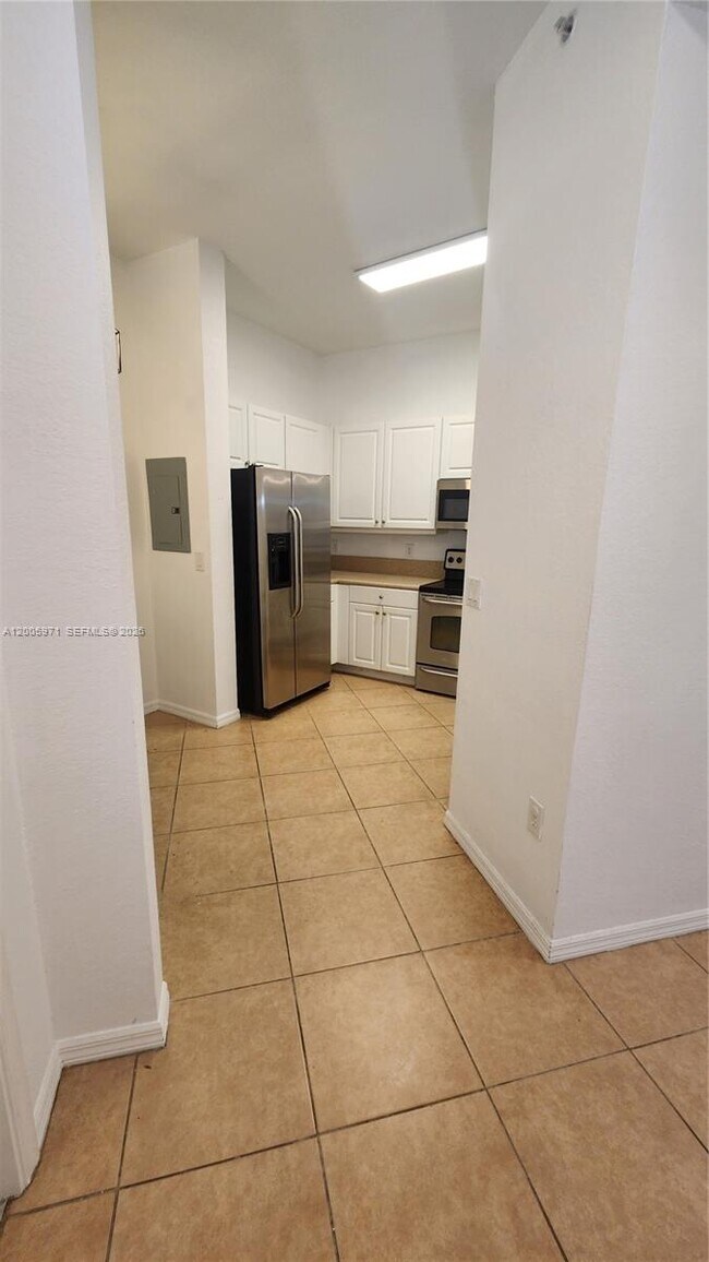 Photo - 3600 Oaks Clubhouse Dr Unidad 206