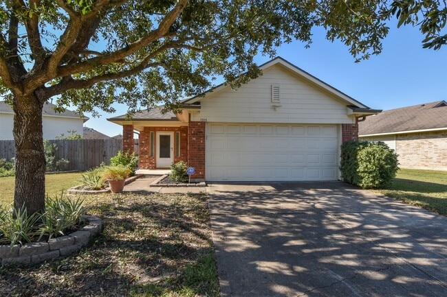 Building Photo - 7215 Kransburg Ranch Dr