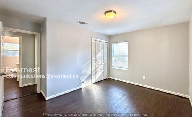 Photo - 2929 Sunbeam St