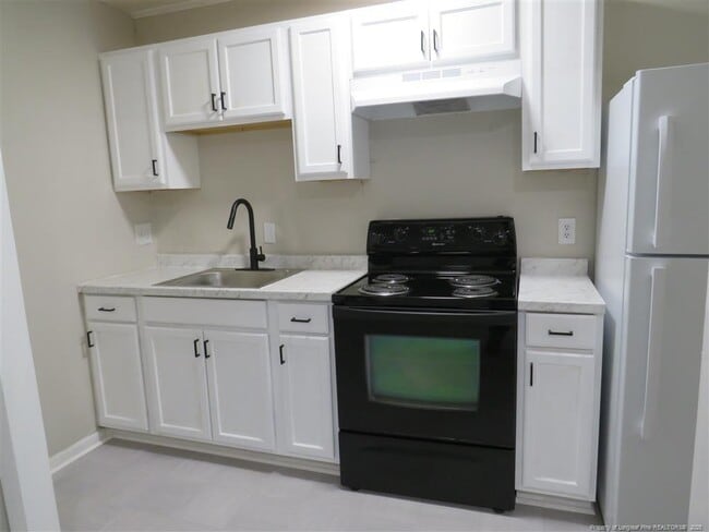 Photo - 210 Colonial Dr