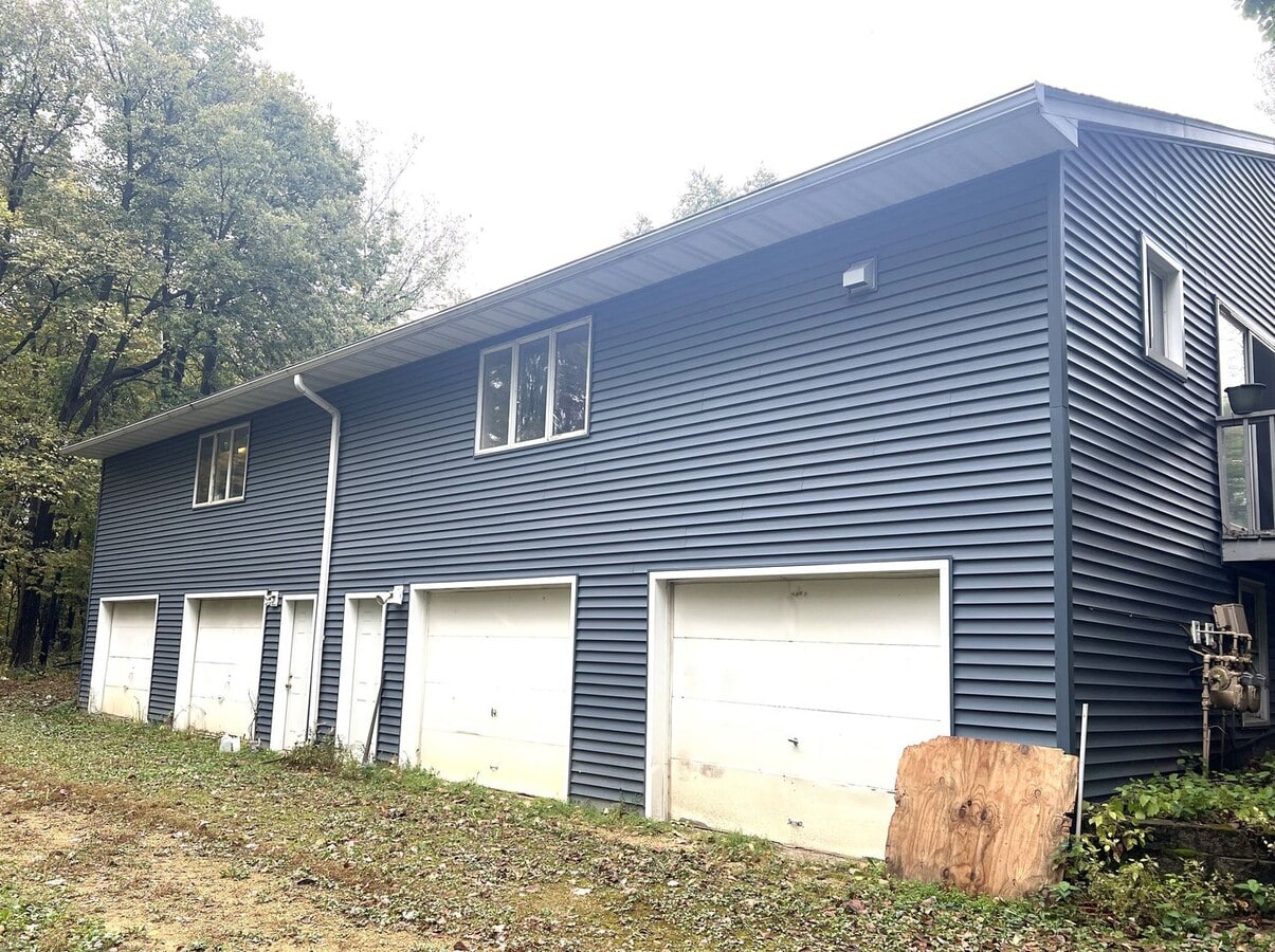 Photo - Welcome to Lyd Townhomes — Your Peaceful R... Unit A