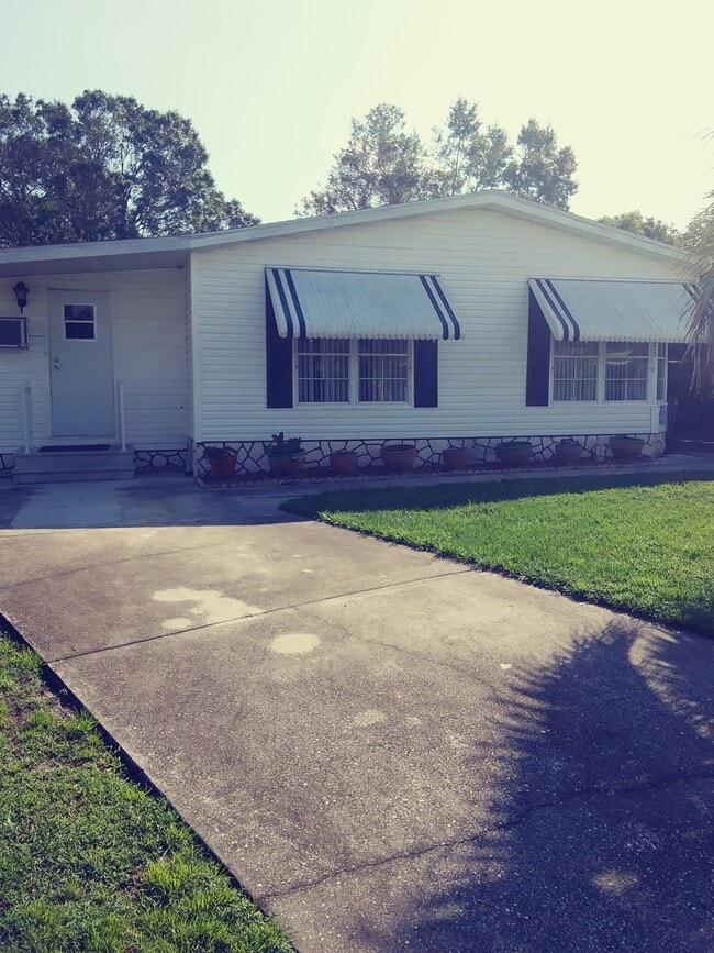Photo - St. Cloud, 2 Bed, 2 Bath, 2 Bonus rooms, close to stores