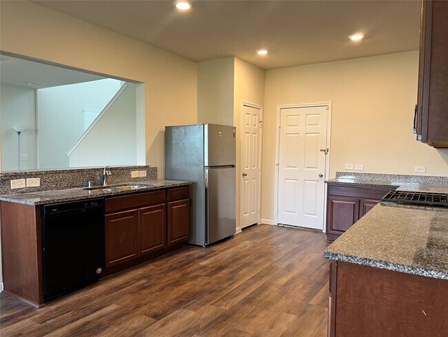 Photo - 4711 Prairie Chase Dr