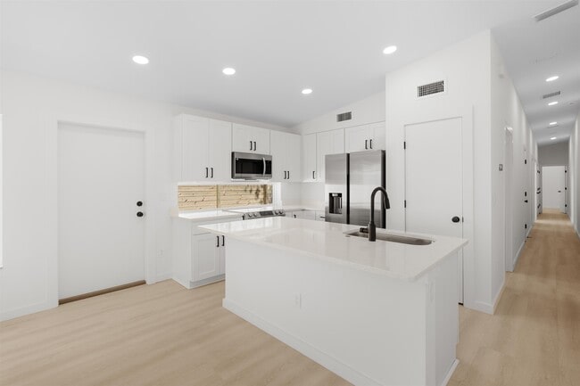 Photo - 29 Masters Dr Unidad B