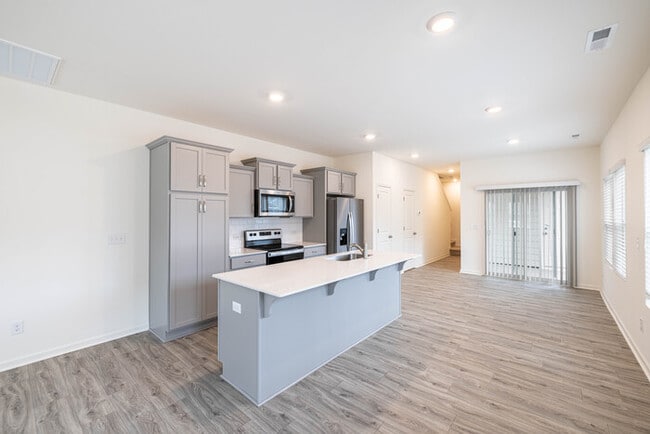 Photo - 3 Bedroom Townhome Main Street Pineville - AVAILABLE JUNE 2026
