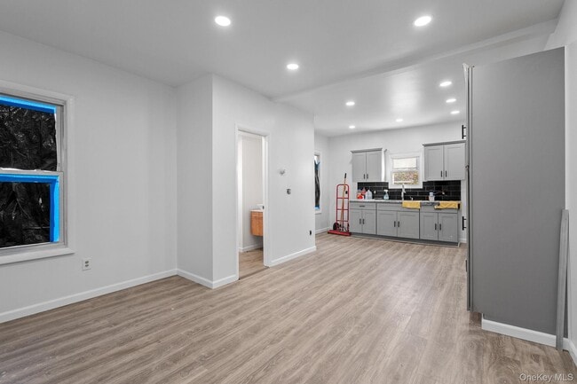 Photo - 87 Winnikee Ave