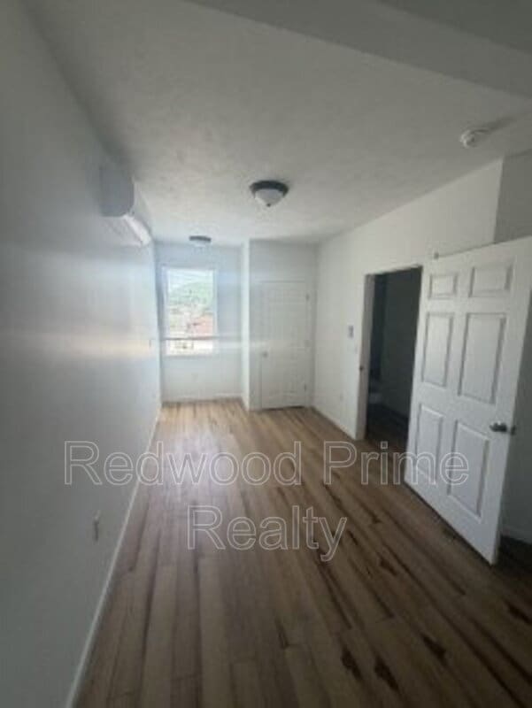 Photo - 201 Howard Ave
