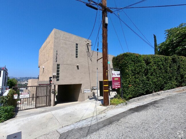 Building Photo - 1733 Lucile Ave Unit 5 Rental