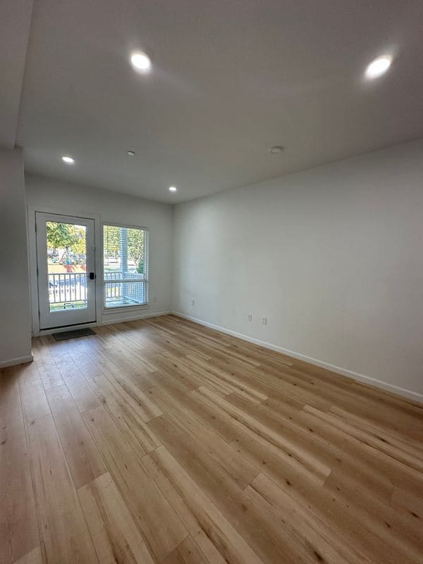 Photo - 1925 H St NE