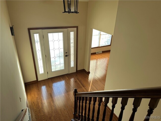 Photo - 8047 Laurel Park Ln