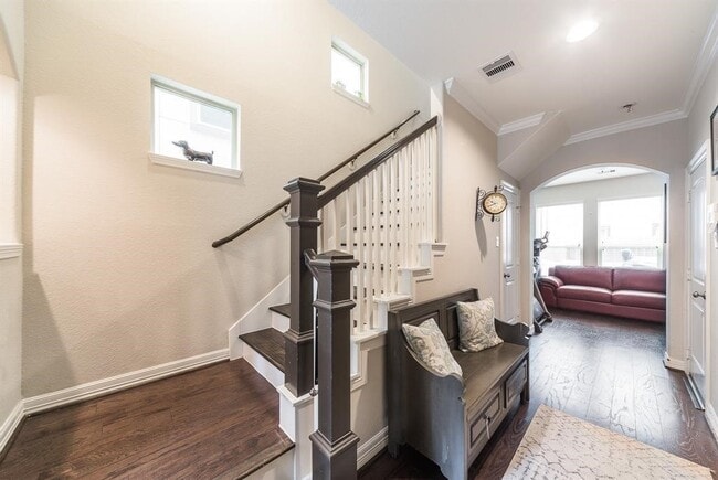 Building Photo - 444 N Live Oak St Rental