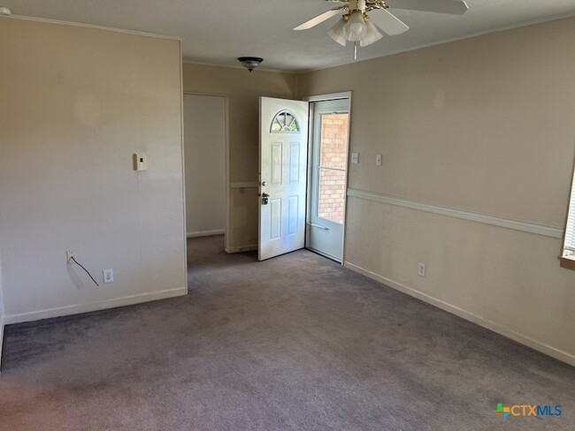 Photo - 303 Ridge St