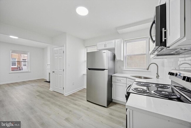 Photo - 452 Mechanic St