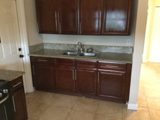 Photo - 10918 Starkey Rd
