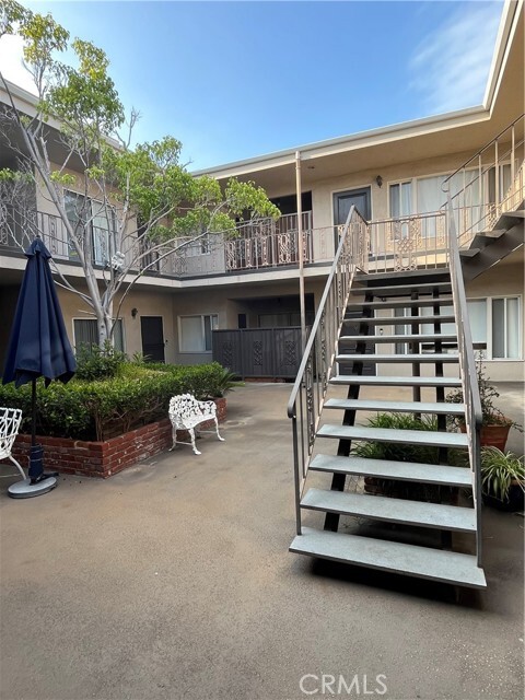 Photo - 837 S Windsor Blvd Unit 7
