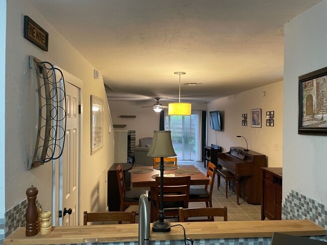 Photo - Beautifully Furnished 2/1.5 in Haystacks Townhome