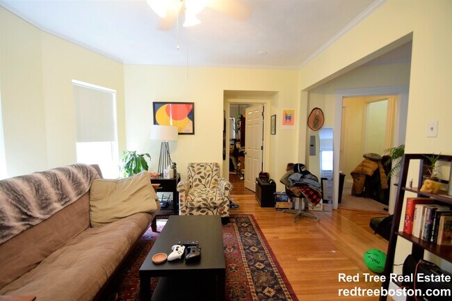 Photo - 25 Oak Square Ave Unit 1