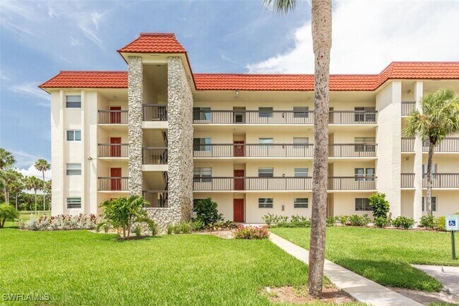 Building Photo - 4372 27th Ct SW Unit 2-102 Rental