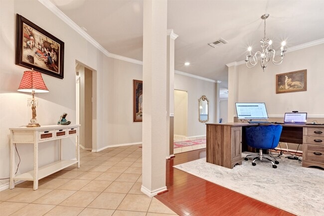 Photo - 2911 Ashbrook Ln