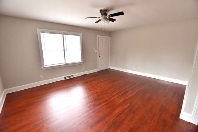 Photo - 227 Clayton St