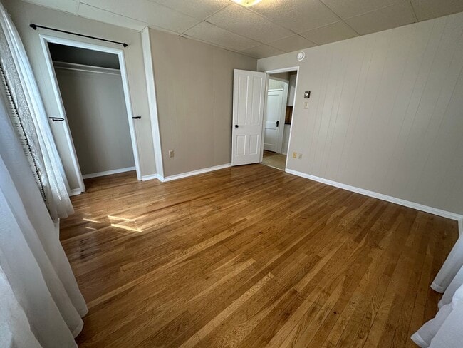 50 Lincoln Ave Unit 50 1/2