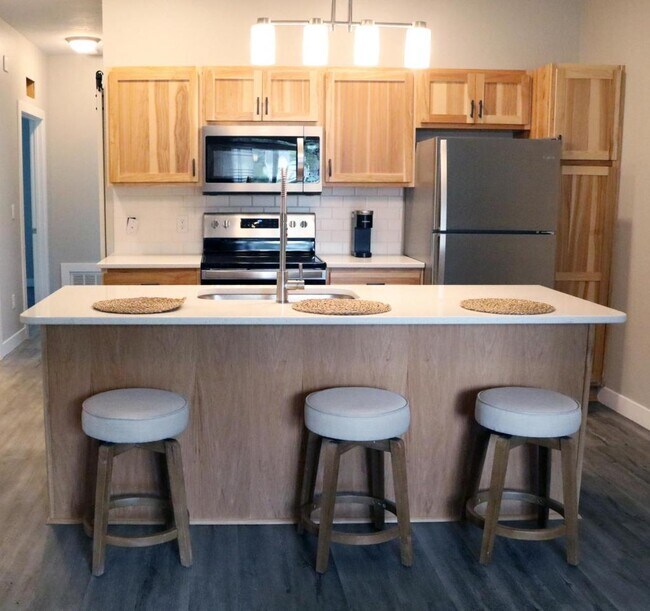 Photo - 620 W 5th St