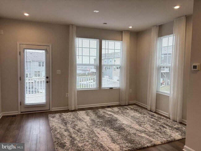 Photo - 24 Anthem St