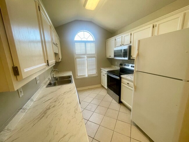 Photo - 310 Evergreen Way
