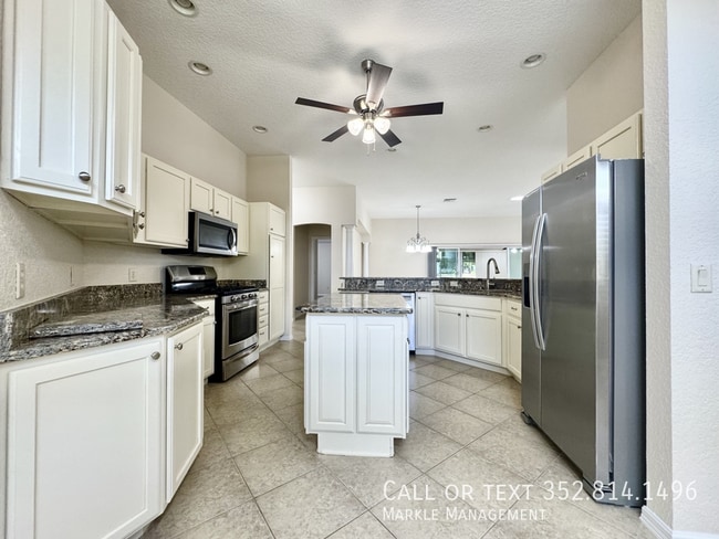 Photo - 487 Thistledown Way