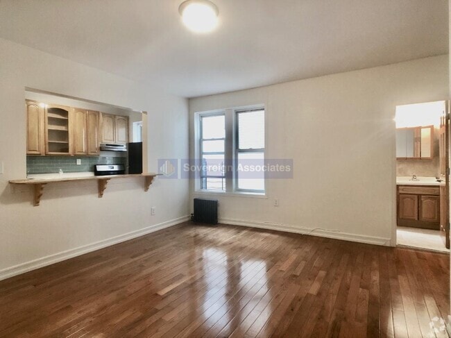Building Photo - 175 Pinehurst Ave Rental