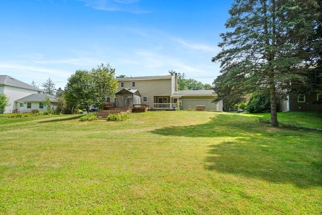 Photo - 300 Murray Hill Rd